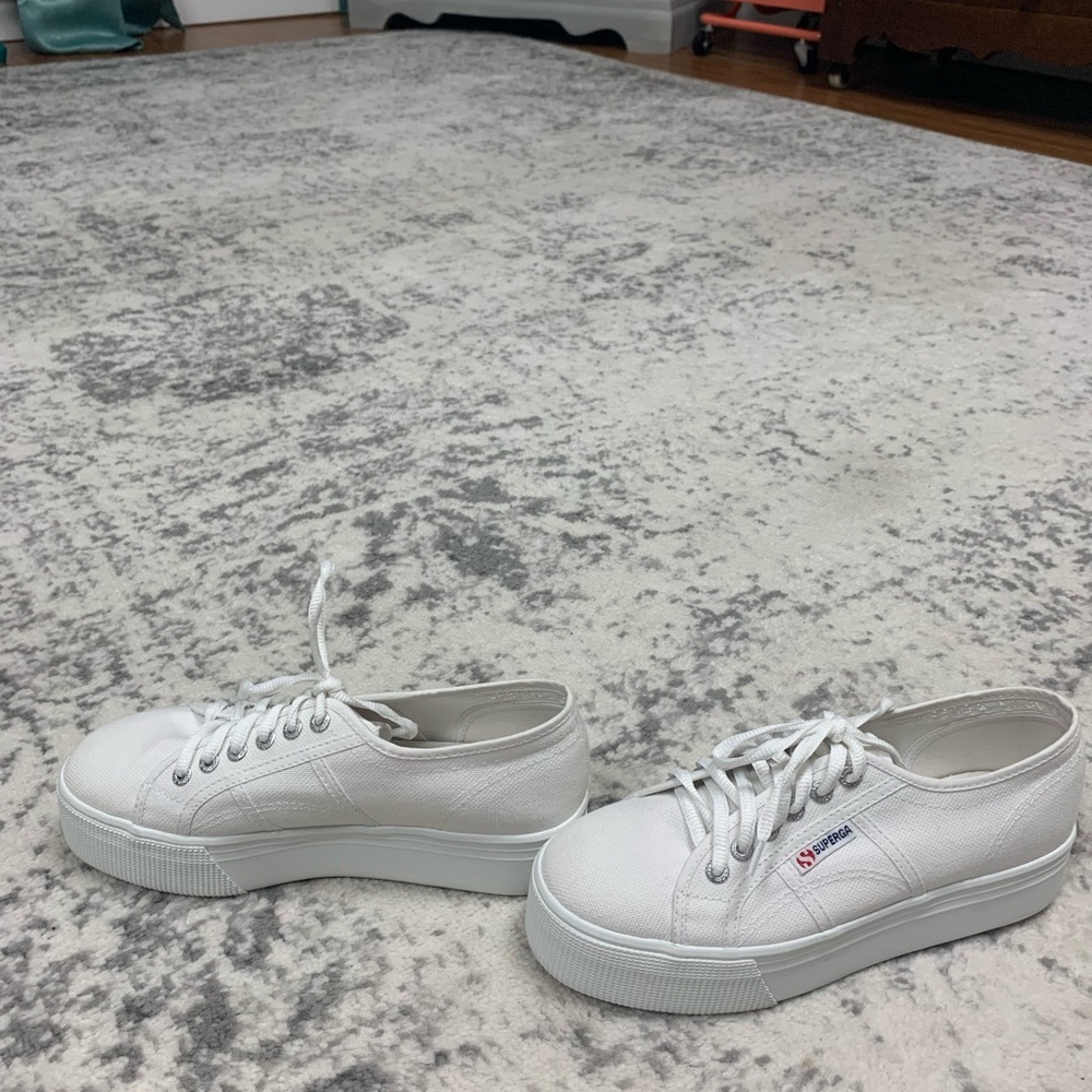 white canvas Supergas